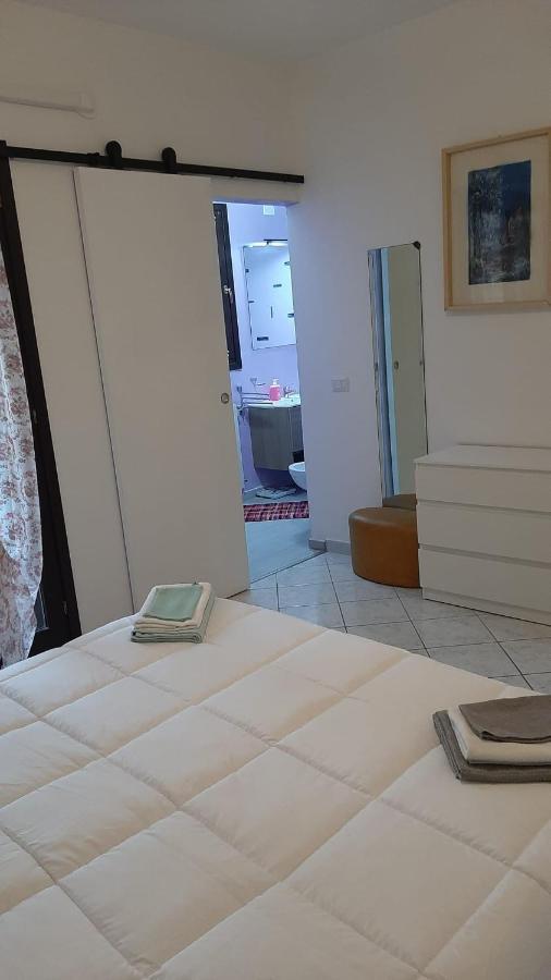 Pressi Aeroporto Costa Smeralda Olbia Kültér fotó